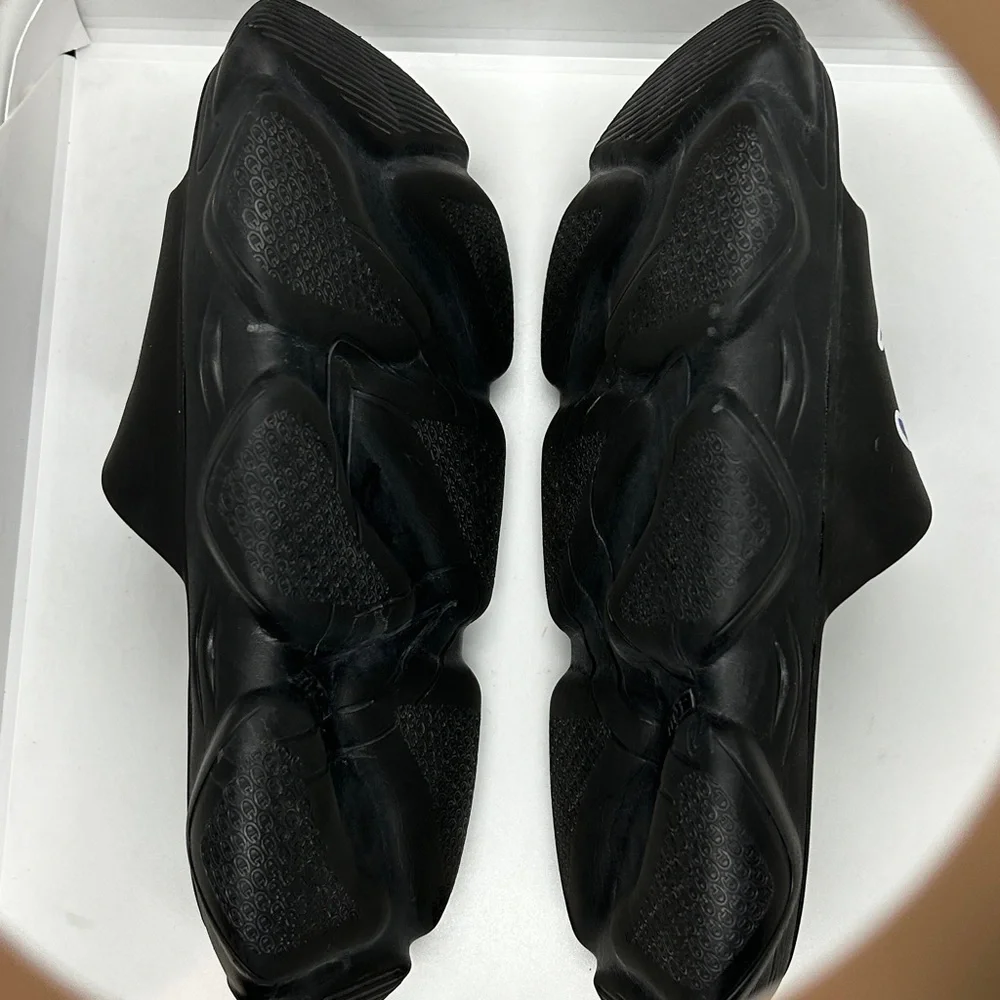 Champion Meloso Squish Black Slides Sandals Men’s Size 12 Prewoned-Used good